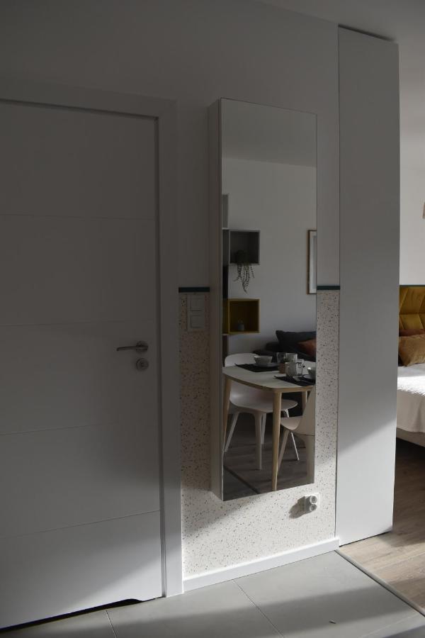 White Apartment Modern Tower Atal Gdynia Exteriör bild